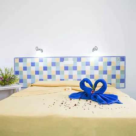 아파르타멘토스 모로마르 컬렉션 3*